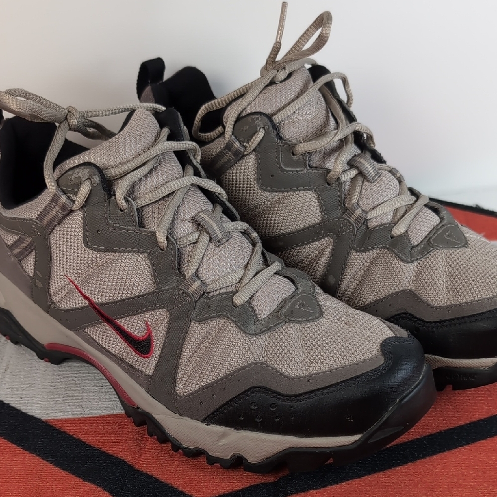 Vintage Nike ACG Hiking Shoes Mens Size 9 All Trac Trail Black Tan Red